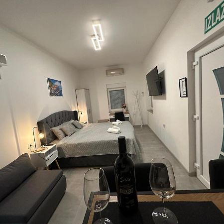 Venite Rooms Velika Εξωτερικό φωτογραφία
